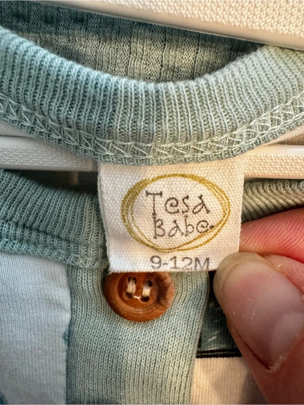 Tesa Babe euc henley